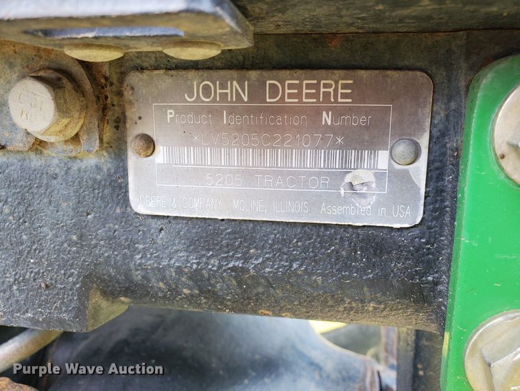 image for item JM9650 2001 John Deere 5205  MFWD tractor
