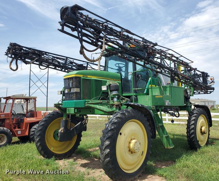 image for item JM9651 2001 John Deere 4710  sprayer