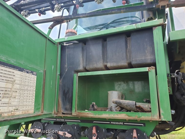 image for item JM9651 2001 John Deere 4710  sprayer
