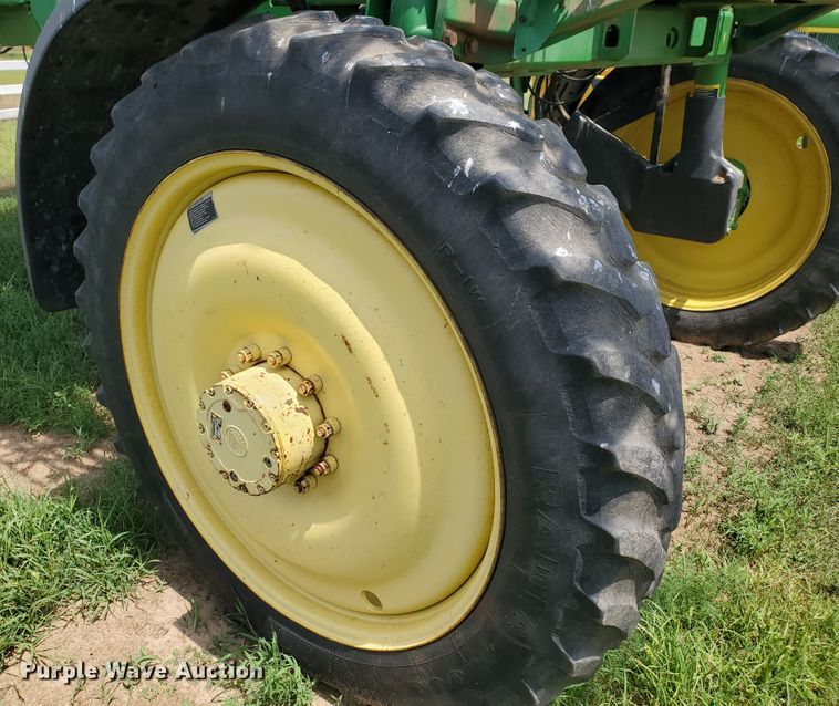 image for item JM9651 2001 John Deere 4710  sprayer