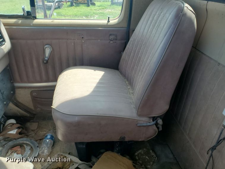 image for item JM9655 1980 International 1854  flatbed truck