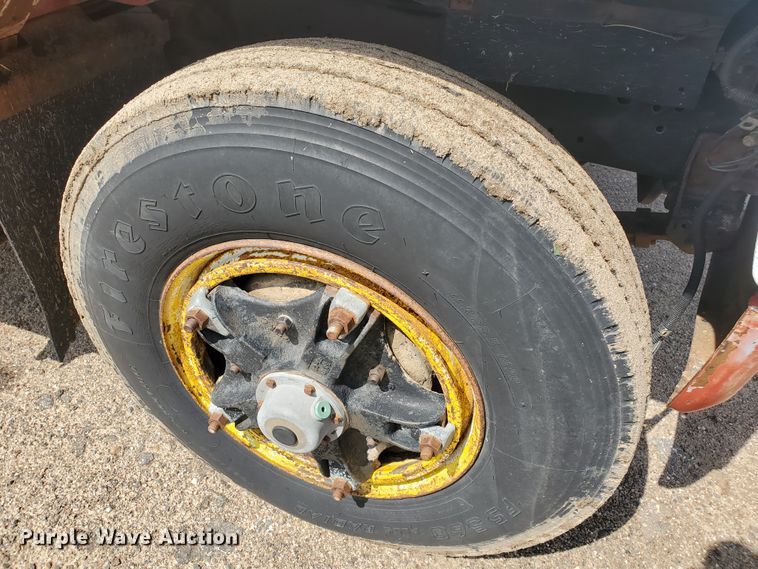 image for item JM9655 1980 International 1854  flatbed truck