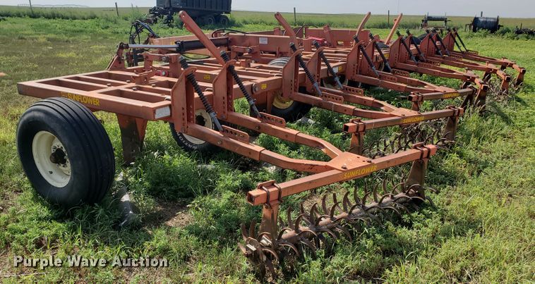 image for item JM9658 Sunflower 3661-30  sweep plow