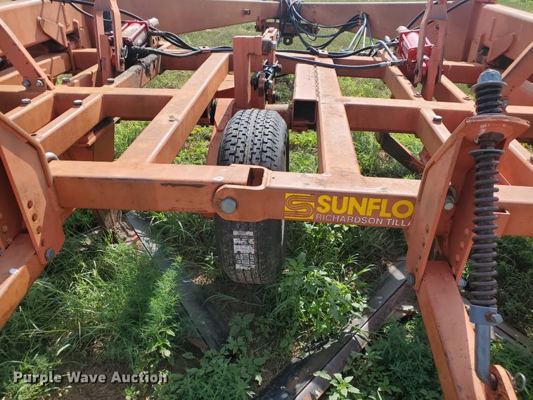 image for item JM9658 Sunflower 3661-30  sweep plow