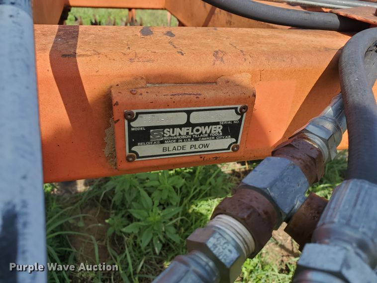 image for item JM9658 Sunflower 3661-30  sweep plow