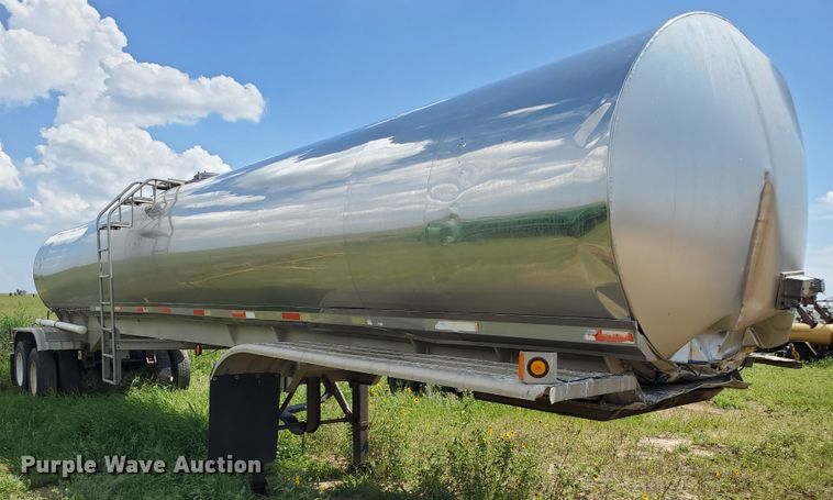 image for item JM9664 1995 Walker  tank trailer