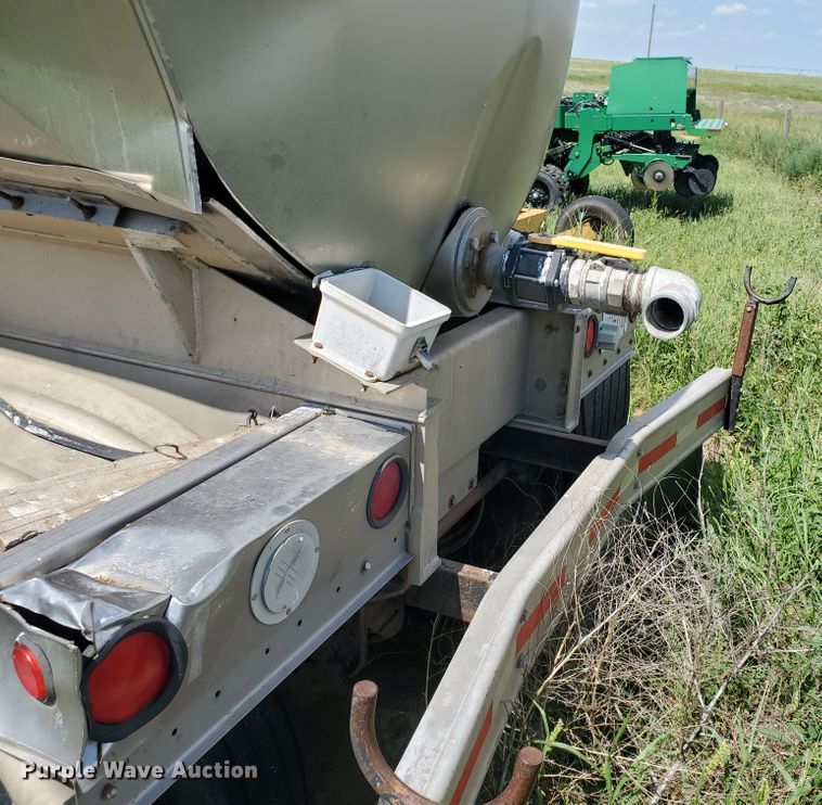 image for item JM9664 1995 Walker  tank trailer