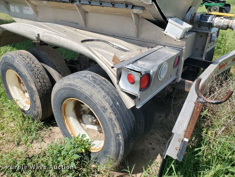 image for item JM9664 1995 Walker  tank trailer