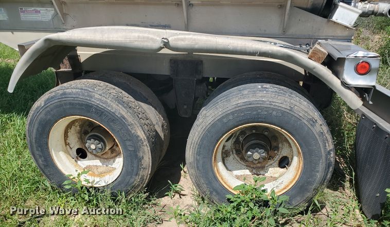 image for item JM9664 1995 Walker  tank trailer