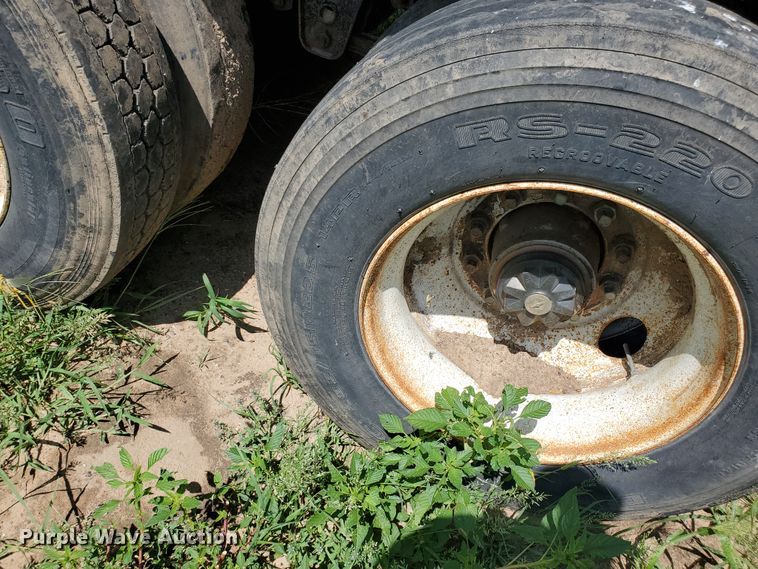 image for item JM9664 1995 Walker  tank trailer