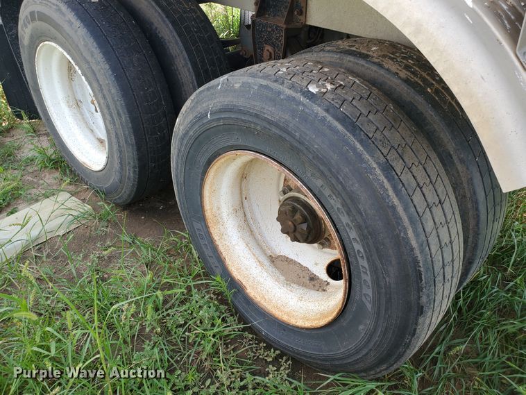 image for item JM9664 1995 Walker  tank trailer