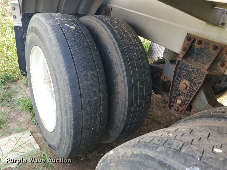 image for item JM9664 1995 Walker  tank trailer