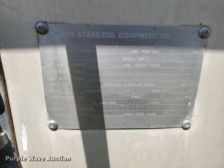 image for item JM9664 1995 Walker  tank trailer