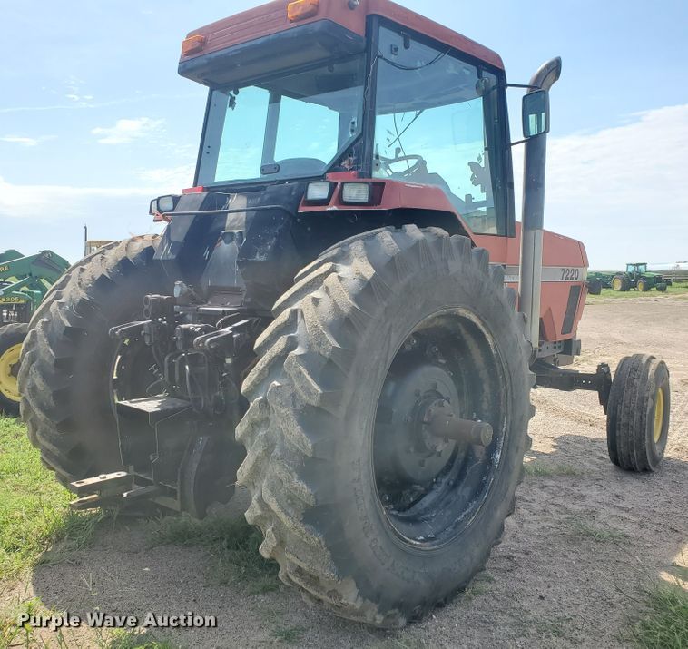 image for item JM9666 1996 Case IH 7220  tractor