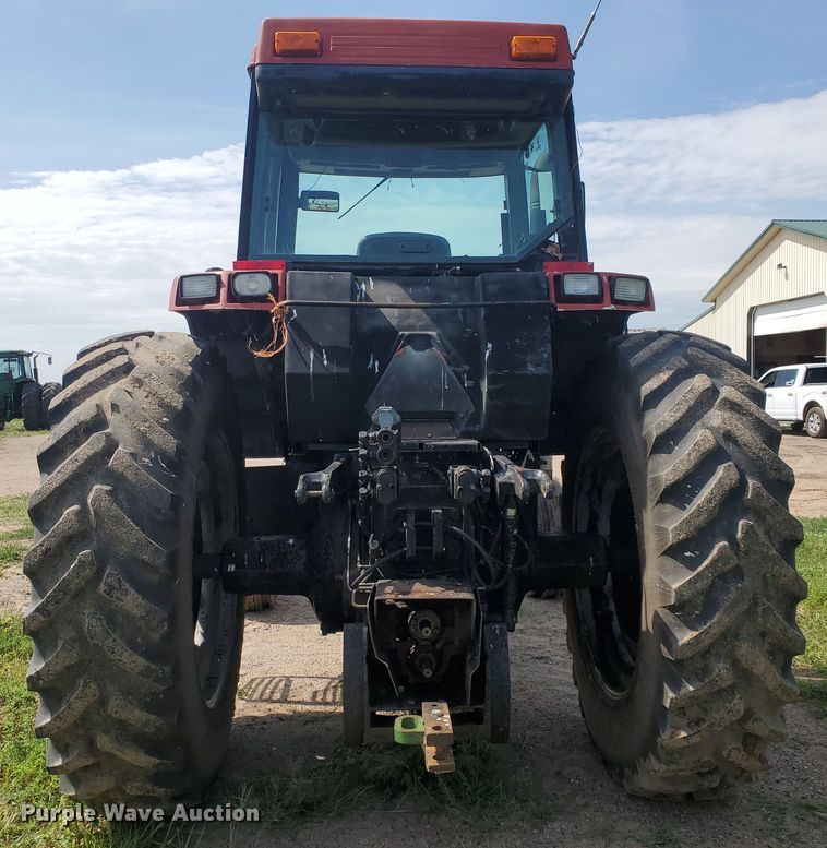 image for item JM9666 1996 Case IH 7220  tractor