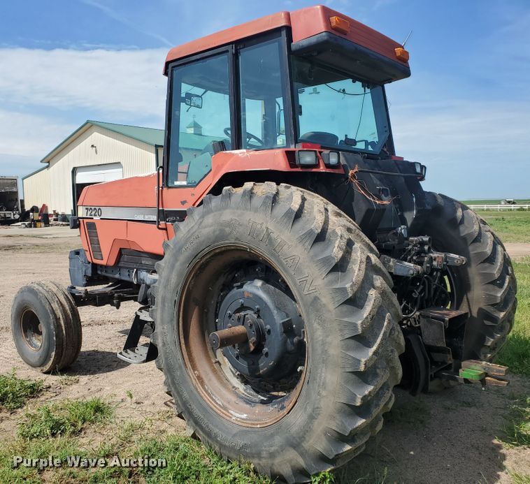 image for item JM9666 1996 Case IH 7220  tractor