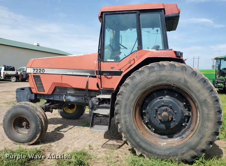 image for item JM9666 1996 Case IH 7220  tractor