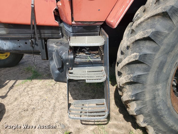 image for item JM9666 1996 Case IH 7220  tractor