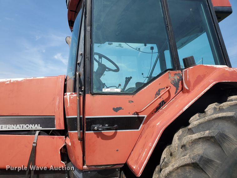 image for item JM9666 1996 Case IH 7220  tractor