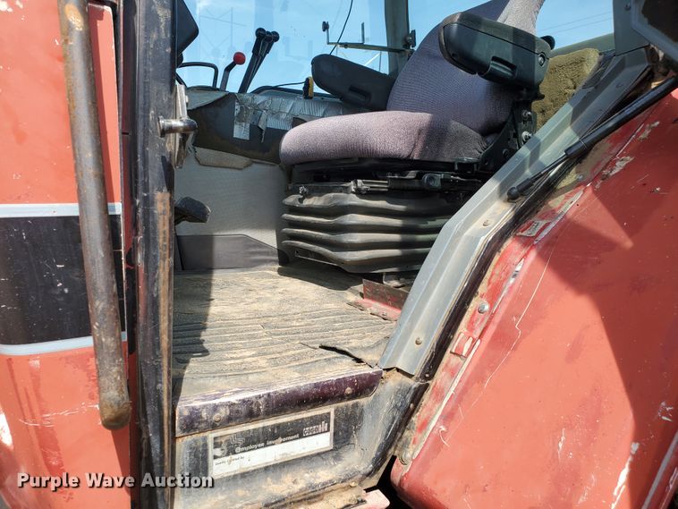 image for item JM9666 1996 Case IH 7220  tractor