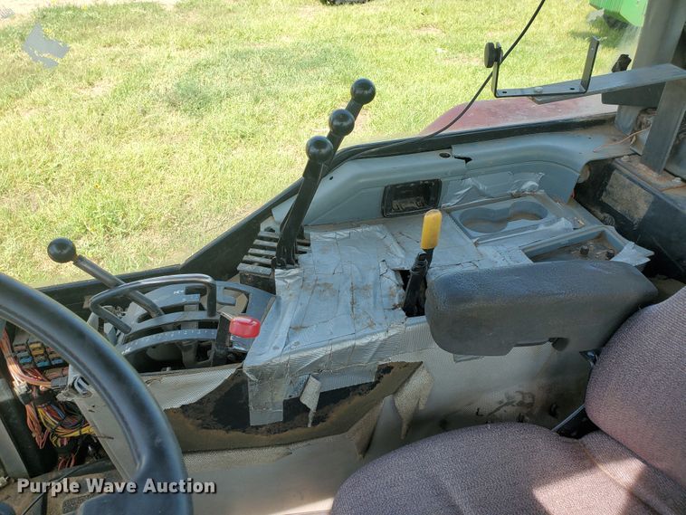 image for item JM9666 1996 Case IH 7220  tractor