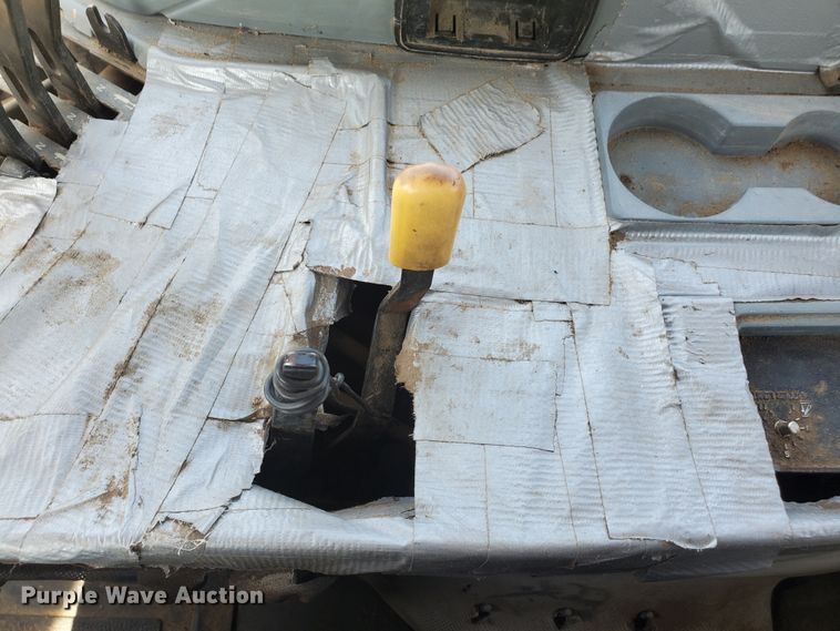 image for item JM9666 1996 Case IH 7220  tractor