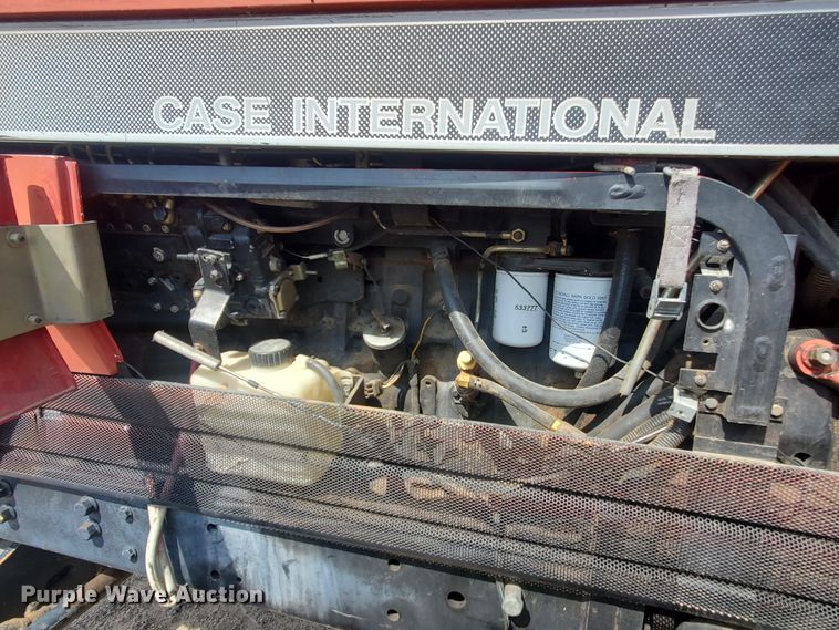 image for item JM9666 1996 Case IH 7220  tractor