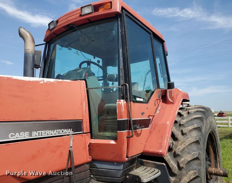 image for item JM9666 1996 Case IH 7220  tractor