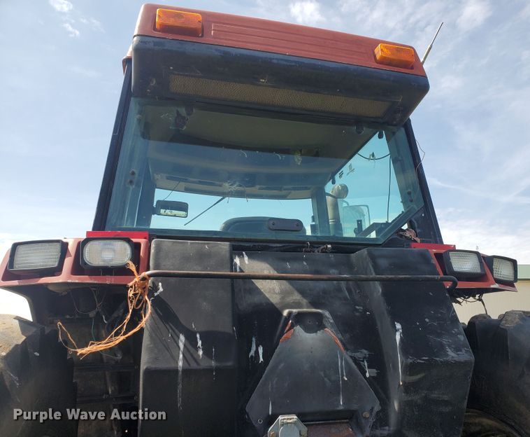 image for item JM9666 1996 Case IH 7220  tractor