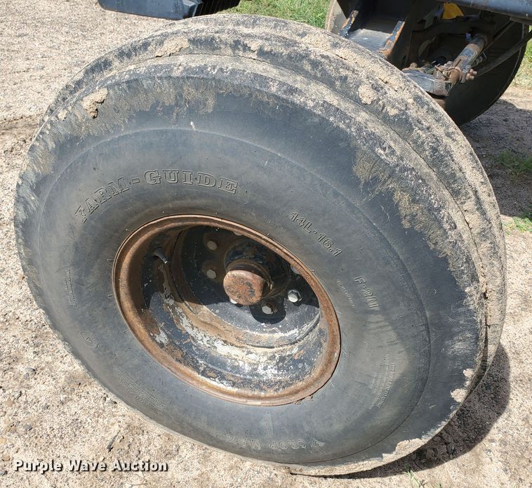 image for item JM9666 1996 Case IH 7220  tractor