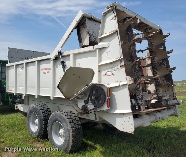 image for item JM9667 Kuhn Knight Prospread PSC161  manure spreader