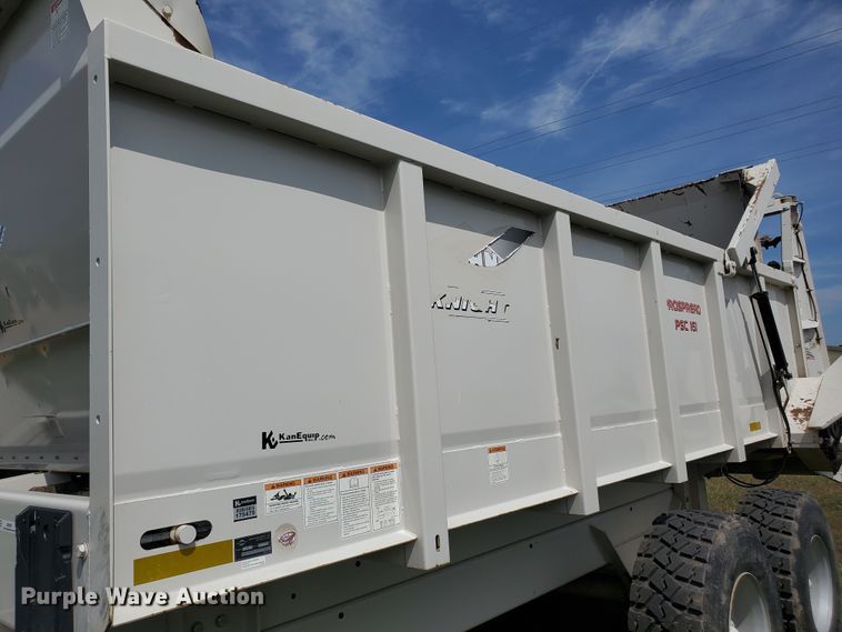 image for item JM9667 Kuhn Knight Prospread PSC161  manure spreader