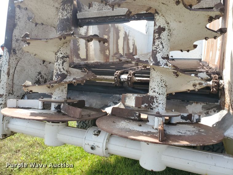 image for item JM9667 Kuhn Knight Prospread PSC161  manure spreader