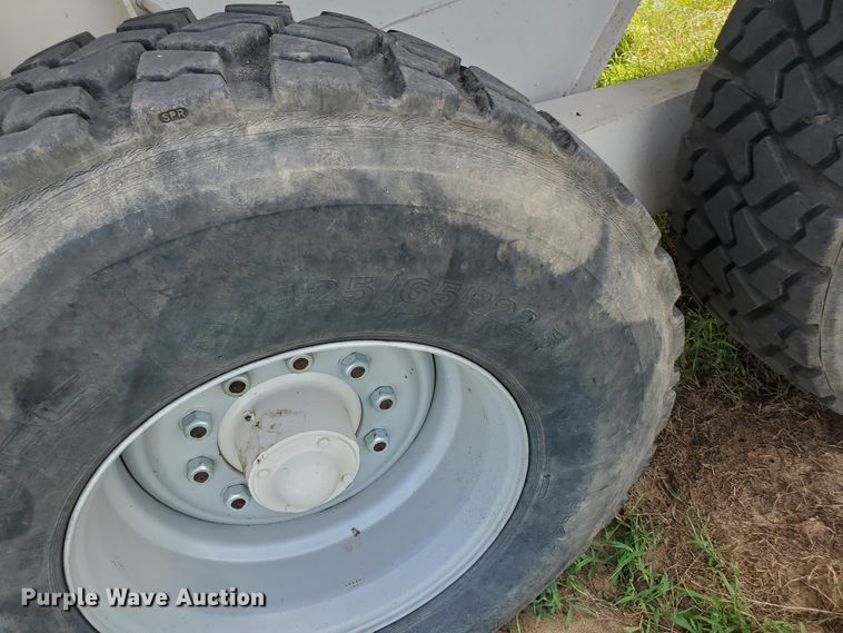 image for item JM9667 Kuhn Knight Prospread PSC161  manure spreader