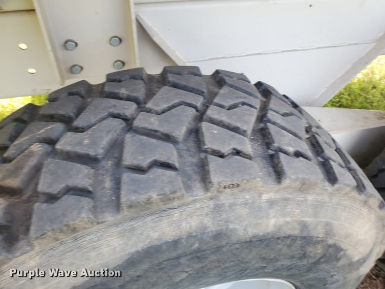 image for item JM9667 Kuhn Knight Prospread PSC161  manure spreader