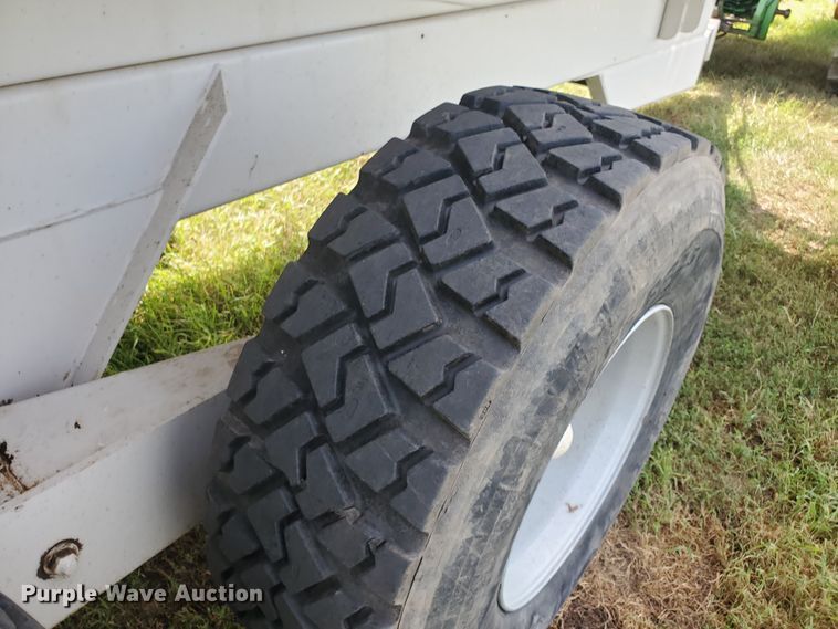 image for item JM9667 Kuhn Knight Prospread PSC161  manure spreader