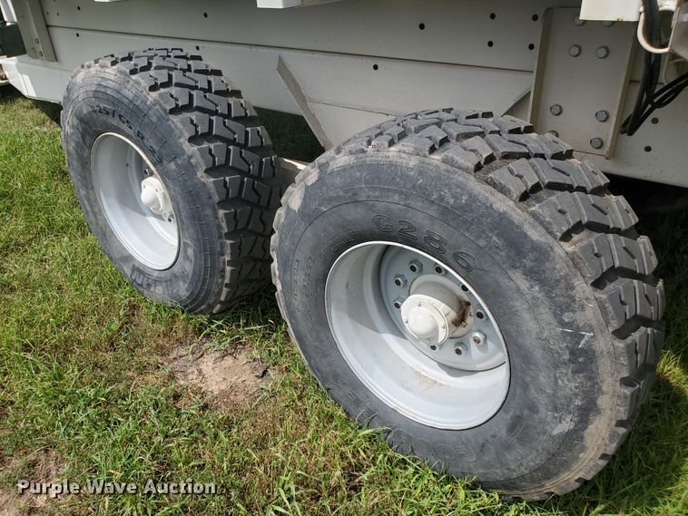 image for item JM9667 Kuhn Knight Prospread PSC161  manure spreader