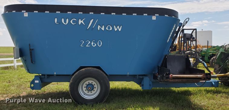 image for item JM9668 Luck/Now 2260  feed mixer