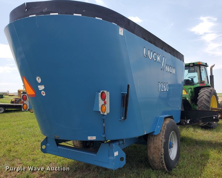 image for item JM9668 Luck/Now 2260  feed mixer