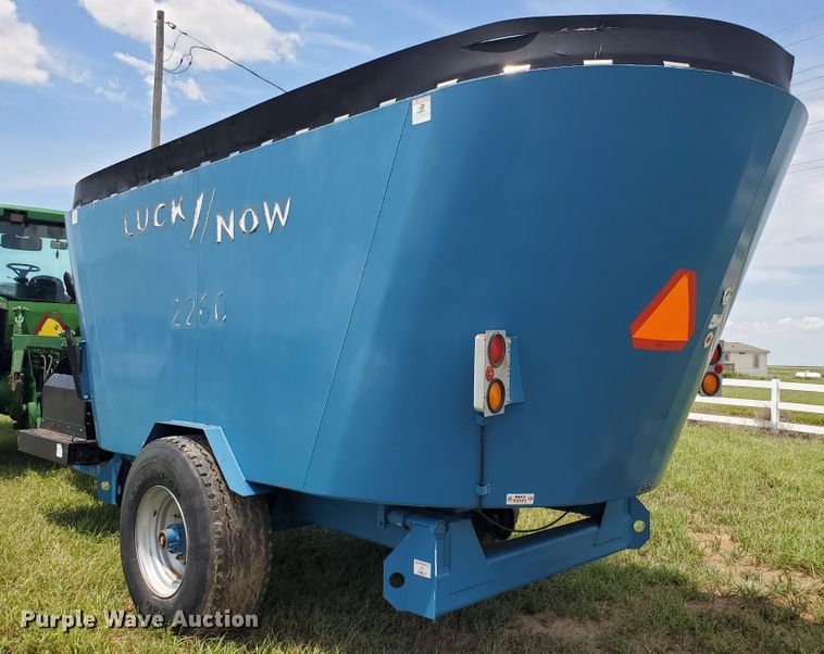 image for item JM9668 Luck/Now 2260  feed mixer