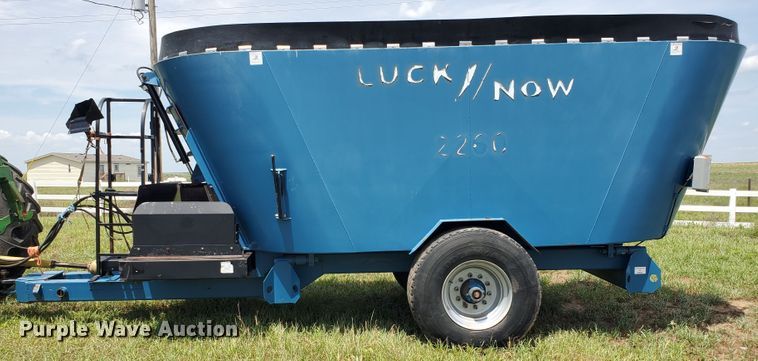 image for item JM9668 Luck/Now 2260  feed mixer