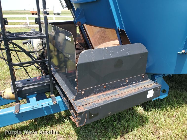 image for item JM9668 Luck/Now 2260  feed mixer