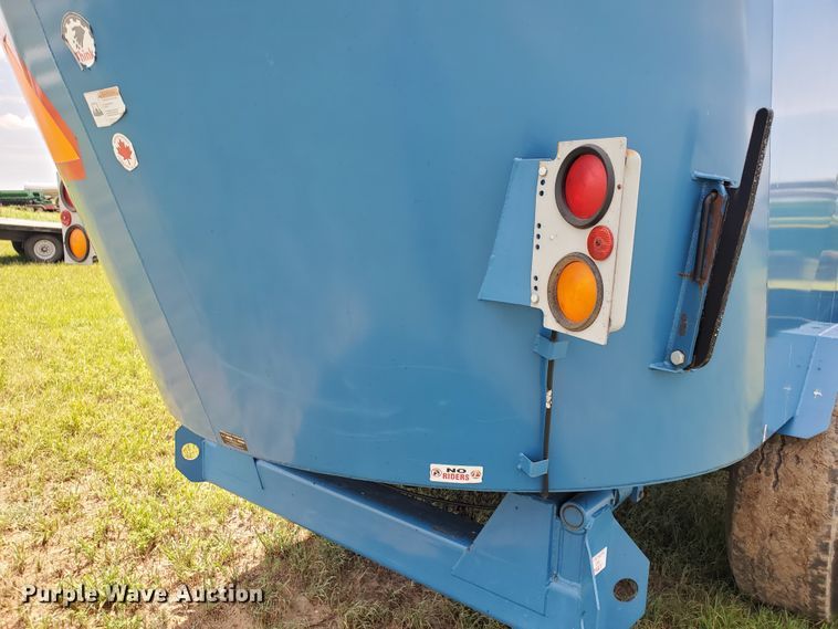 image for item JM9668 Luck/Now 2260  feed mixer