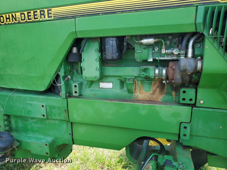 image for item JM9669 1996 John Deere 8300  tractor