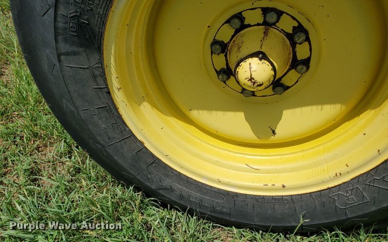 image for item JM9669 1996 John Deere 8300  tractor