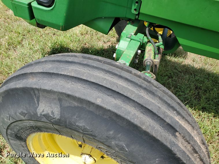 image for item JM9669 1996 John Deere 8300  tractor