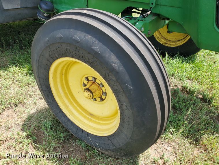image for item JM9669 1996 John Deere 8300  tractor