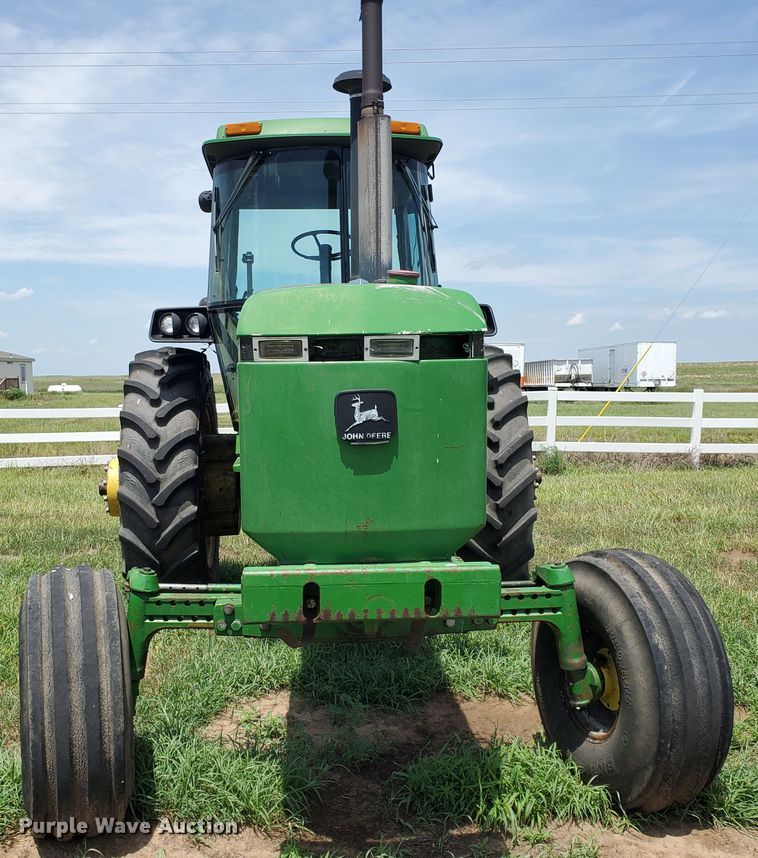 image for item JM9670 1990 John Deere 4555  tractor