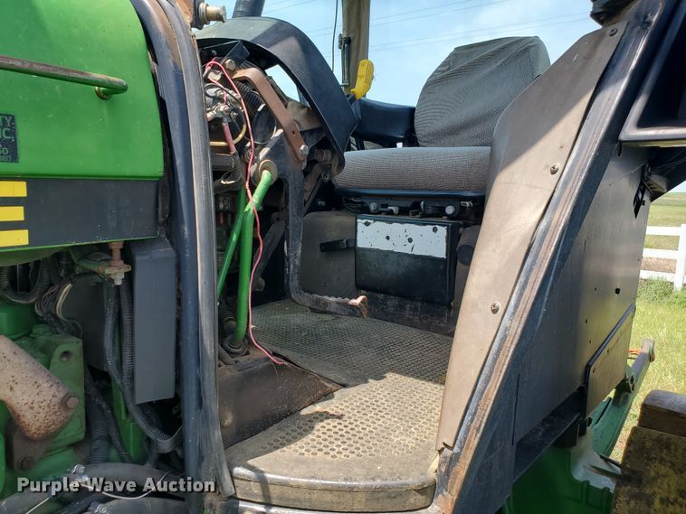 image for item JM9670 1990 John Deere 4555  tractor