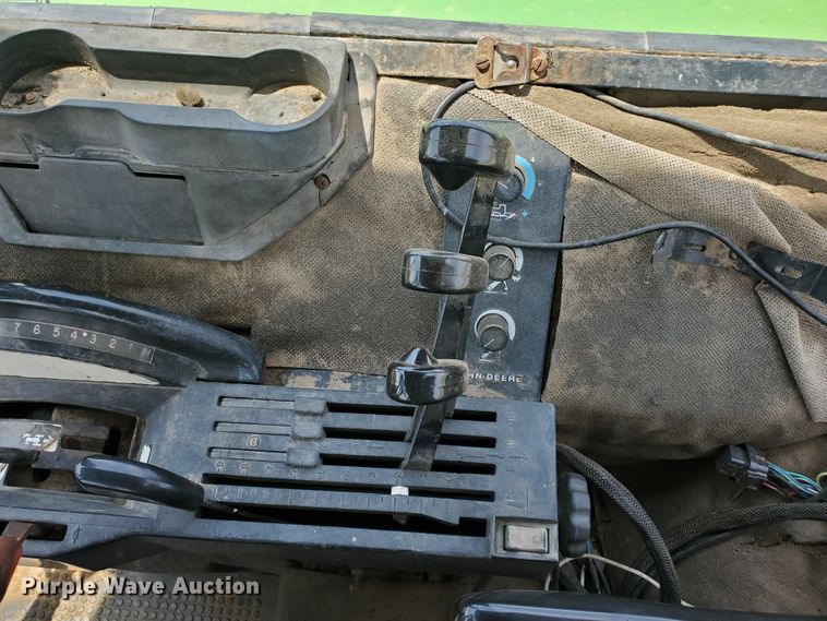 image for item JM9670 1990 John Deere 4555  tractor